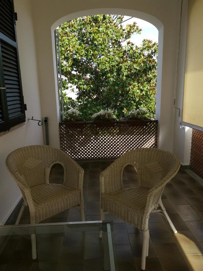 Villa Flora Affittacamere Luni Ngoại thất bức ảnh