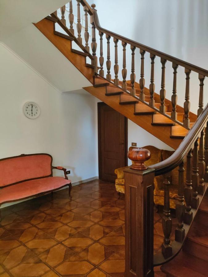 Villa Flora Affittacamere Luni Ngoại thất bức ảnh