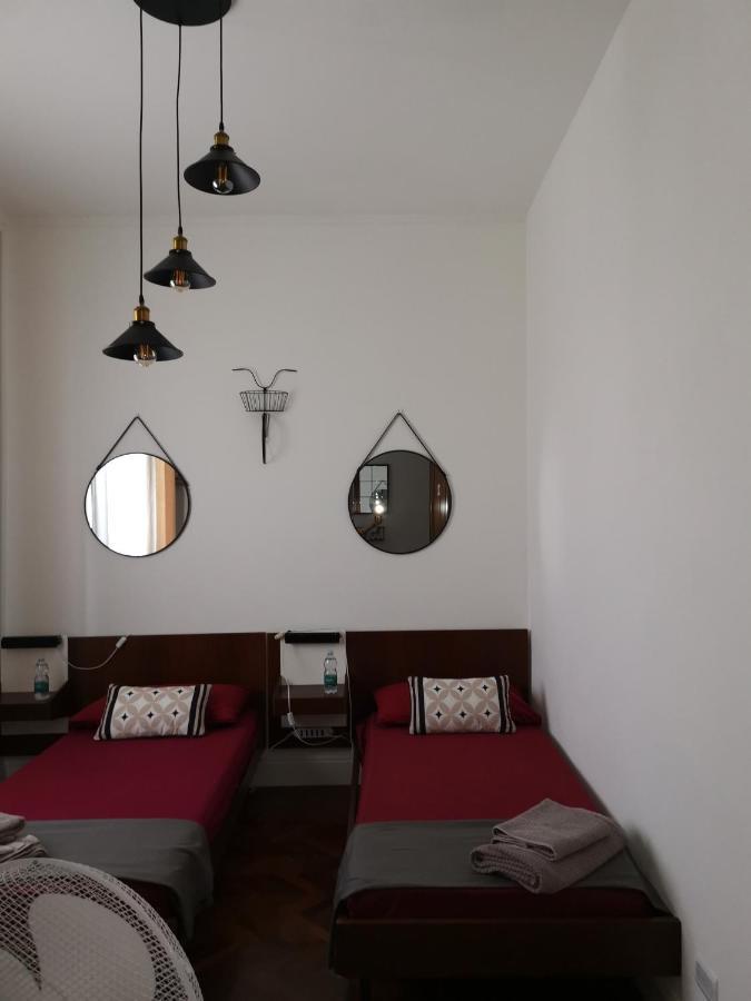 Villa Flora Affittacamere Luni Ngoại thất bức ảnh
