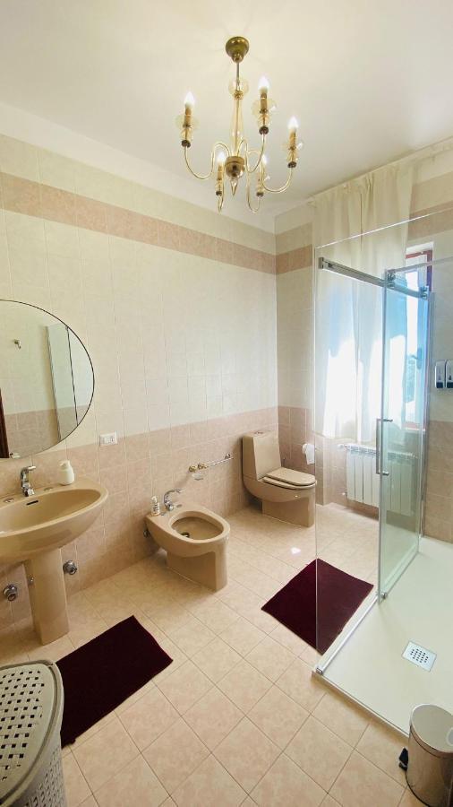Villa Flora Affittacamere Luni Ngoại thất bức ảnh