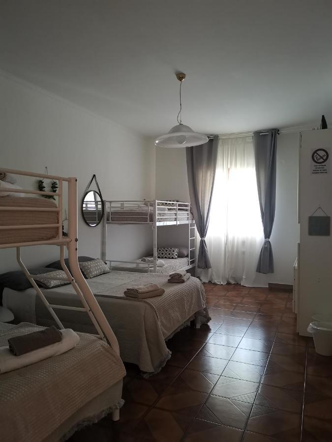 Villa Flora Affittacamere Luni Ngoại thất bức ảnh