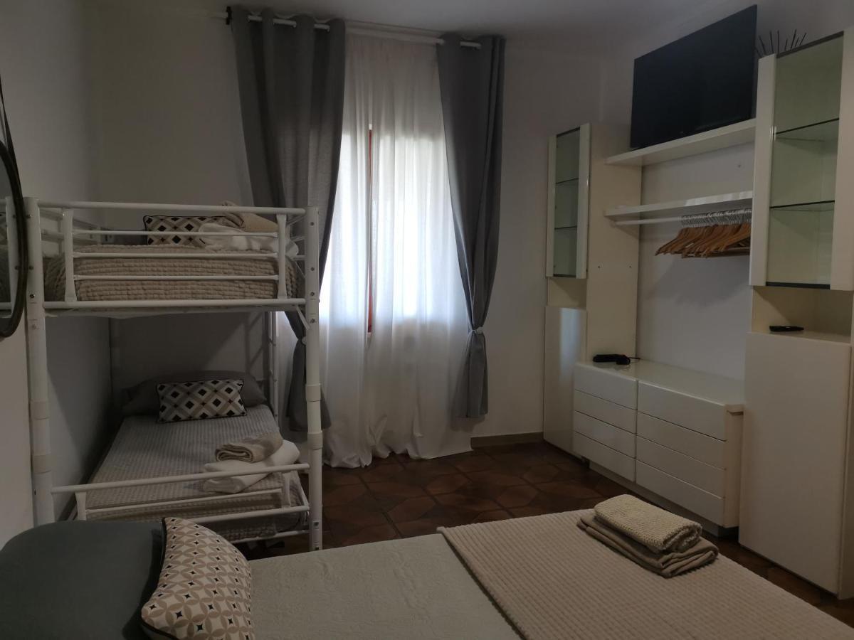 Villa Flora Affittacamere Luni Ngoại thất bức ảnh